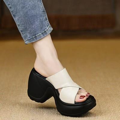 Модные шлепанцы на платформе Женские Летние для улицы Клиновидные Модные шлепанцы Небольшое увеличение роста Универсальные Ленивые сандалии и шлепанцы