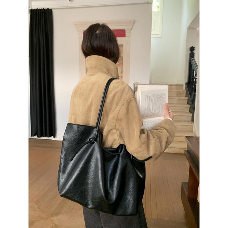Autumn and winter retro coffee strap tote bag women 2025 simple large capacity commuter shoulder bag fashion handbag