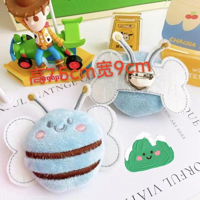 Handmade Little Bee Brooch: Cute Girl's Bag Charm & Clothing Accessory
