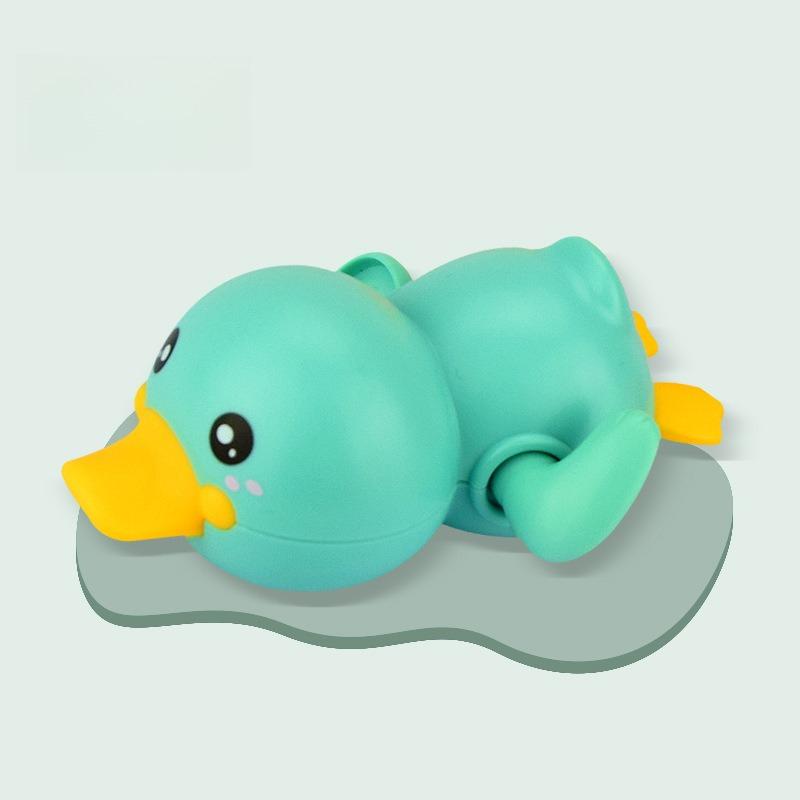 1 A swimming duckling with a smooth surface, exquisite details in the shape of the duck, and smooth swimming. It can be used in a family bathtub