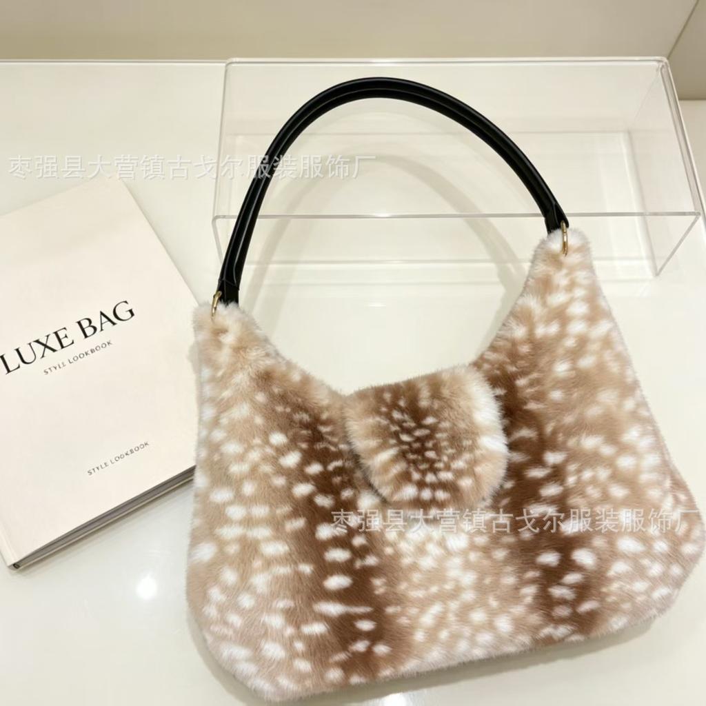Shoulder bag sika deer color autumn and winter premium new plush portable fluffy fashion messenger bag foreign bag
