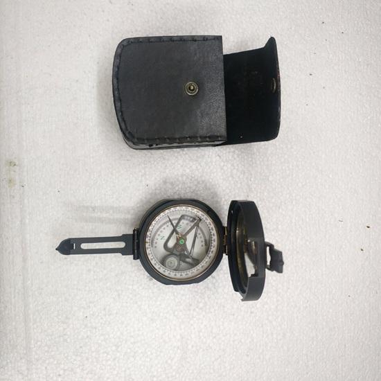 Classic Brunton Survey Compass with Leather Cover Metal Navigation Instrument Scientific Wedding Anniversary Birthday Christmas Fathers Mothers Gift