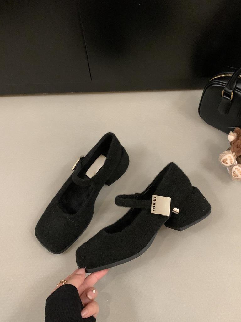French Velvet Thick Heel Single Shoes Women's Autumn and Winter New One-word Buckle with Retro Square Head Light Mouth Mary Jane Shoes