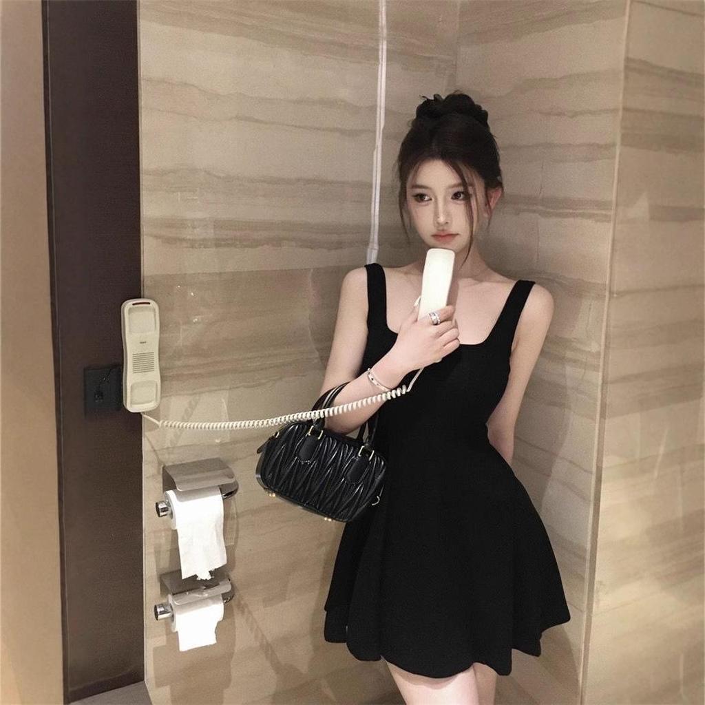 Элегантное А-силуэтное платье на бретелях - Весенне-летняя приталенная короткая юбка