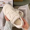 Толстая подошва кекса, увеличивающая рост, спортивная большая голова хлеба маленькие белые туфли детские 2025 весна и осень новые популярные повседневные кроссовки