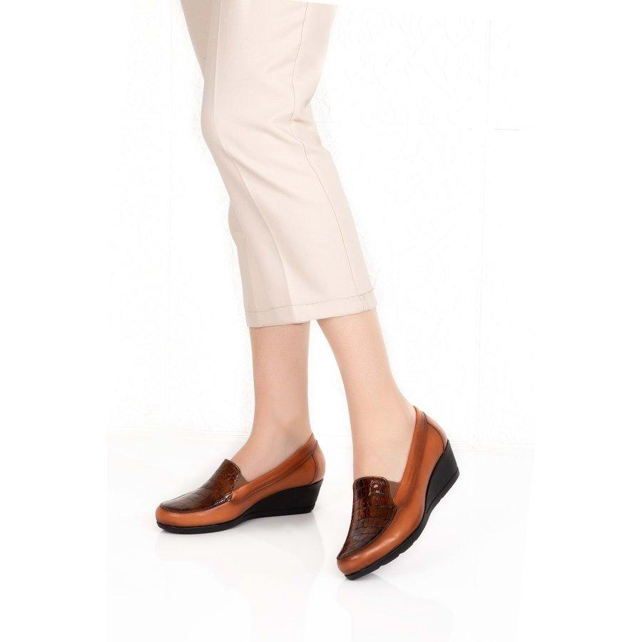 Женские повседневные туфли на танкетке из натуральной кожи на каблуке