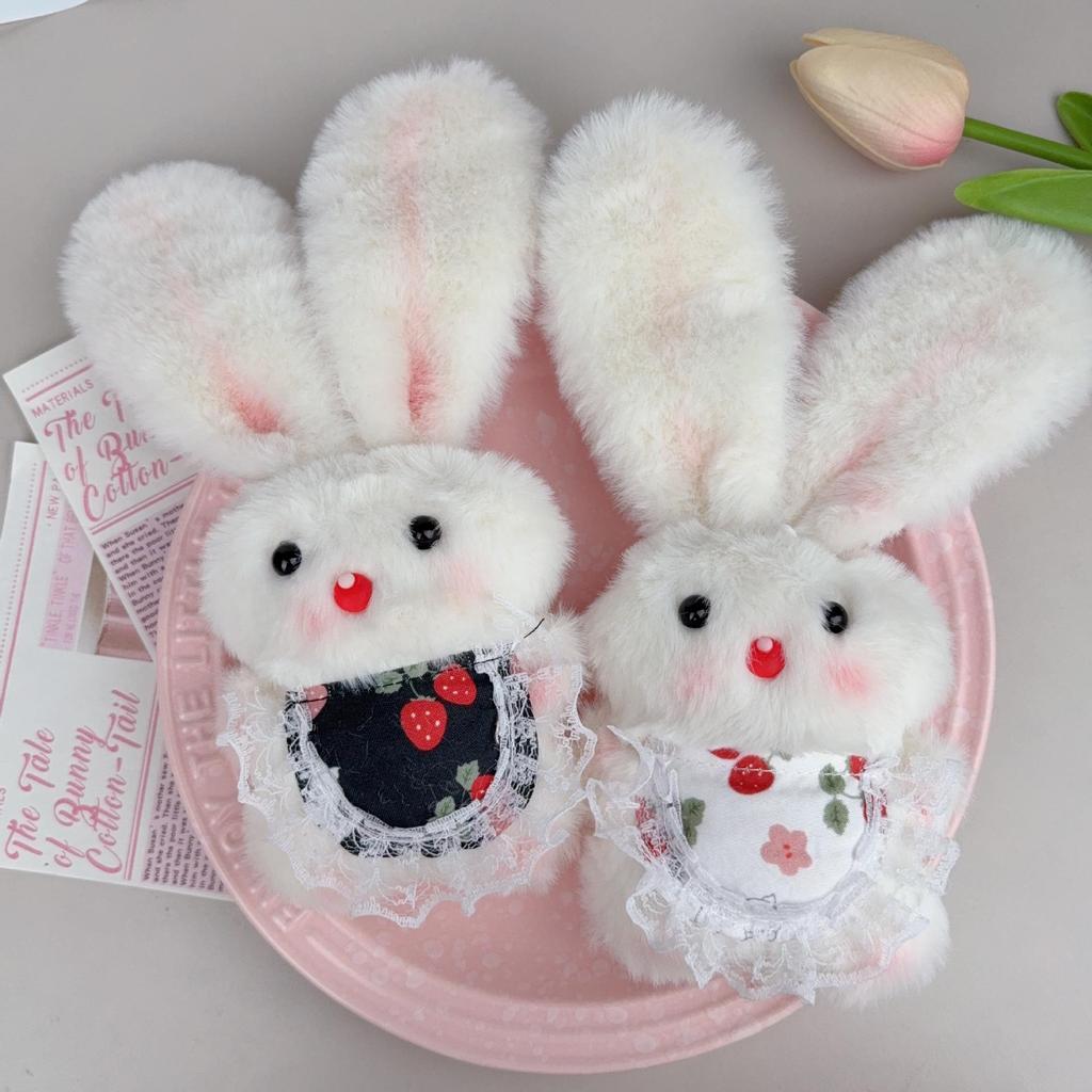 Плюшевая брелок-заяц с длинными ушами и пищалкой