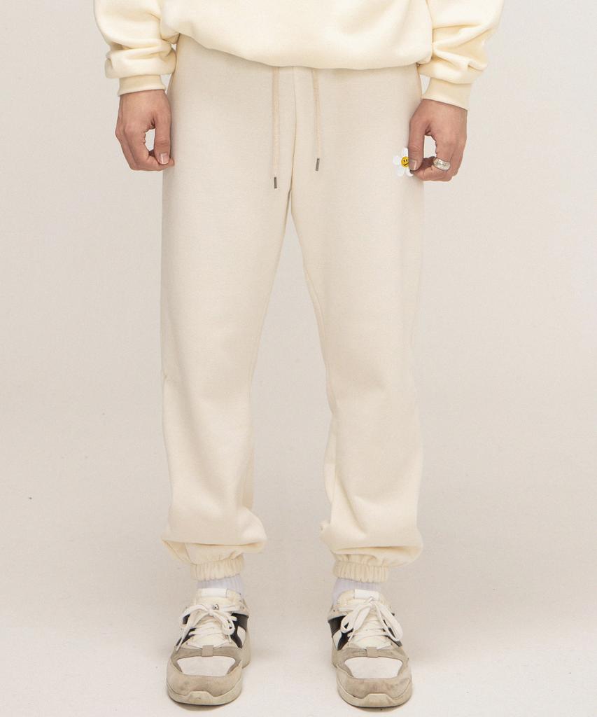 GRAVER [Unisex] Flower Dot Embroidered Sweat Jogger Pants_Cream