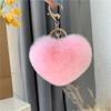 Брелок с искусственным помпоном в форме сердца для сумочки в машине, пушистые брелоки для рюкзаков, аксессуаров для кошелька