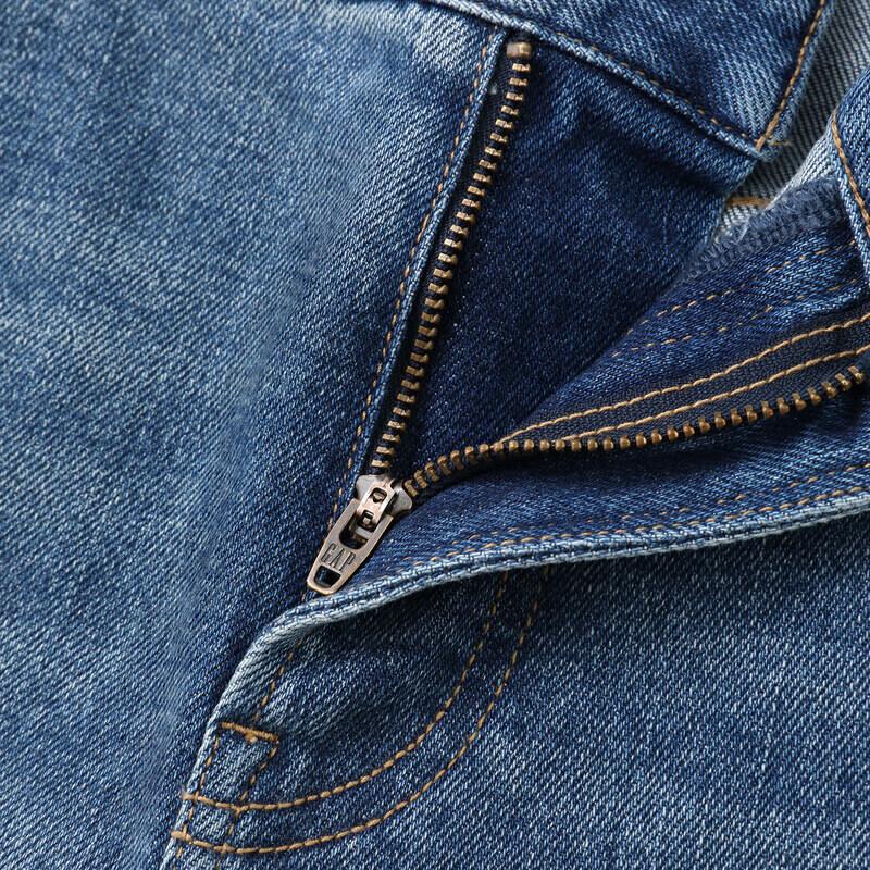 Gap Женские джинсы с низкой посадкой, необработанным краем и расклешенной юбкой.