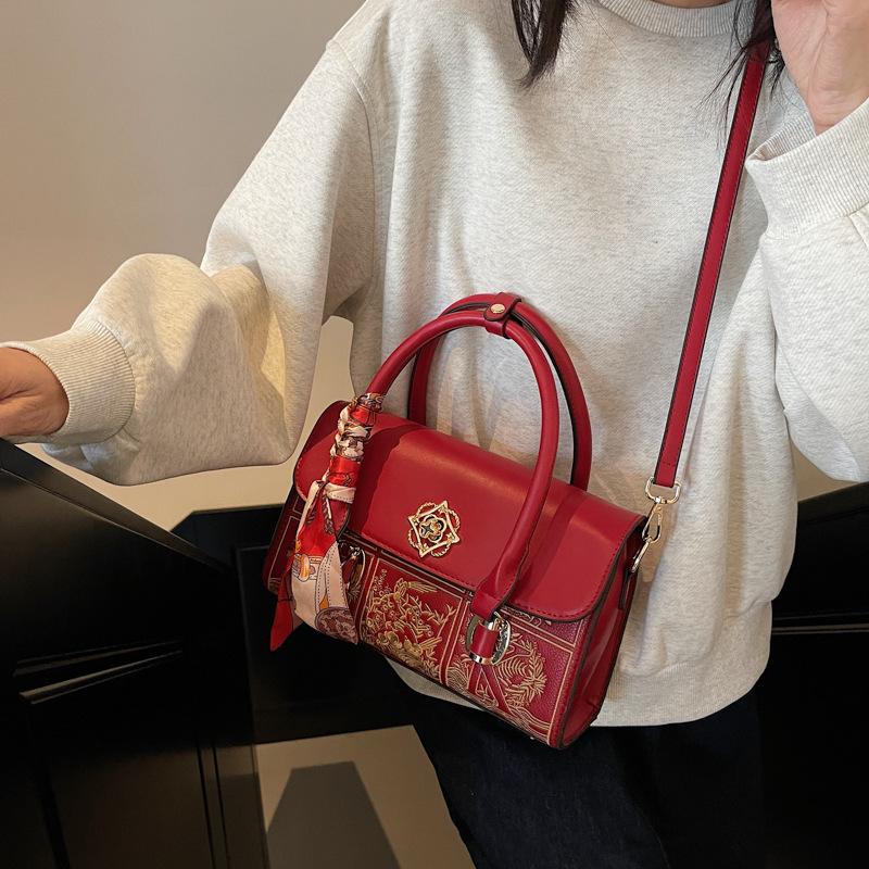 Большая вместительная женская сумка с вышивкой в китайском стиле, новая китайская свадебная банкетная сумка, повседневная сумка из искусственной кожи с магнитной пряжкой