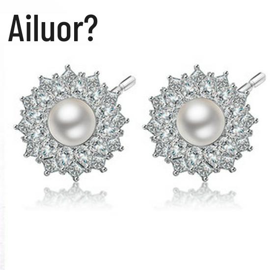 Женское кольцо-бестселлер из белого золота с овальным цирконом и кристаллами