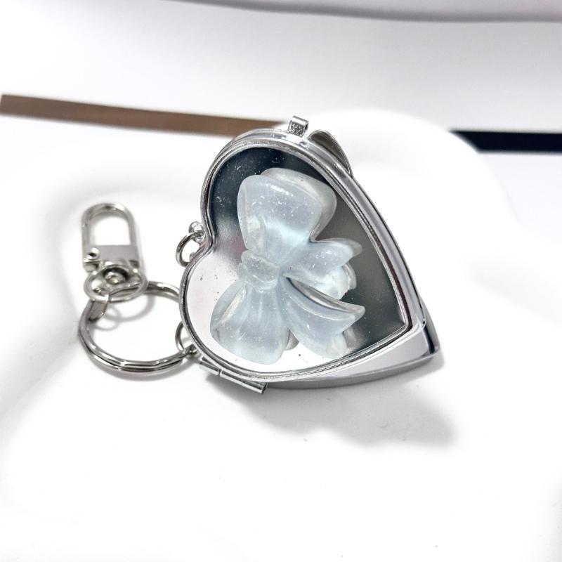 Stylish Love Heart Pendant Bowknot Keychain Accessory Stylish Key Holder for Women Sturdy Alloy Car Key Pendant