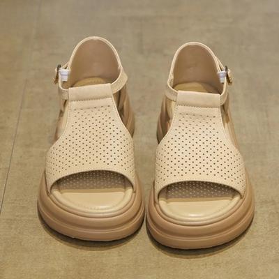 Модные летние женские сандалии на платформе, дизайнерская обувь с перфорацией, 2025, модные повседневные шлепанцы, новая обувь с пряжкой, классические нарядные сандалии для женщин