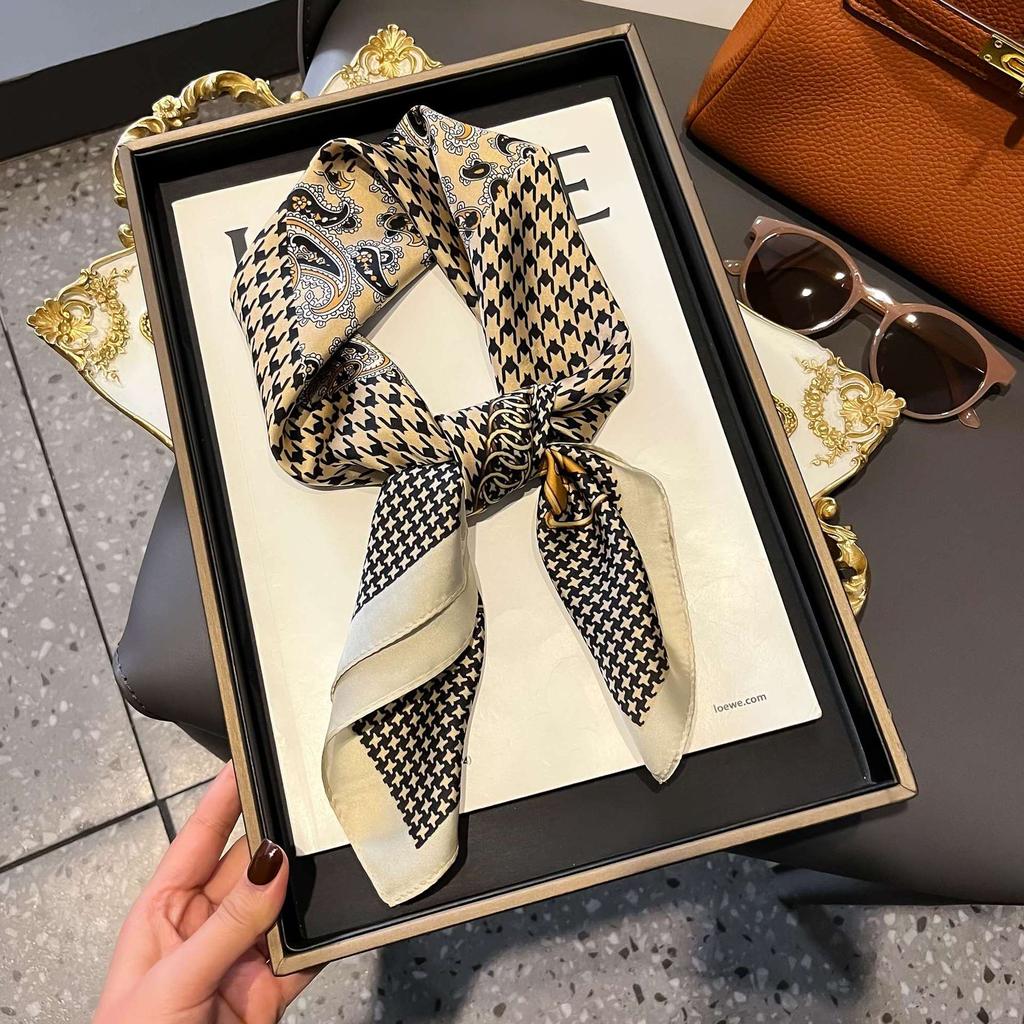 2025 New Paisley Print Small Square Scarf Simulated Silk Thin Neck Scarf Mature Style Sunscreen Headscarf For Women