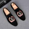 Мода Новая Мужская Мода Принт Вышивка Замшевые Лоферы Оксфорды Zapatos De Novio Мужские Вечеринка Свадебное Платье Формальные Выпускные Туфли