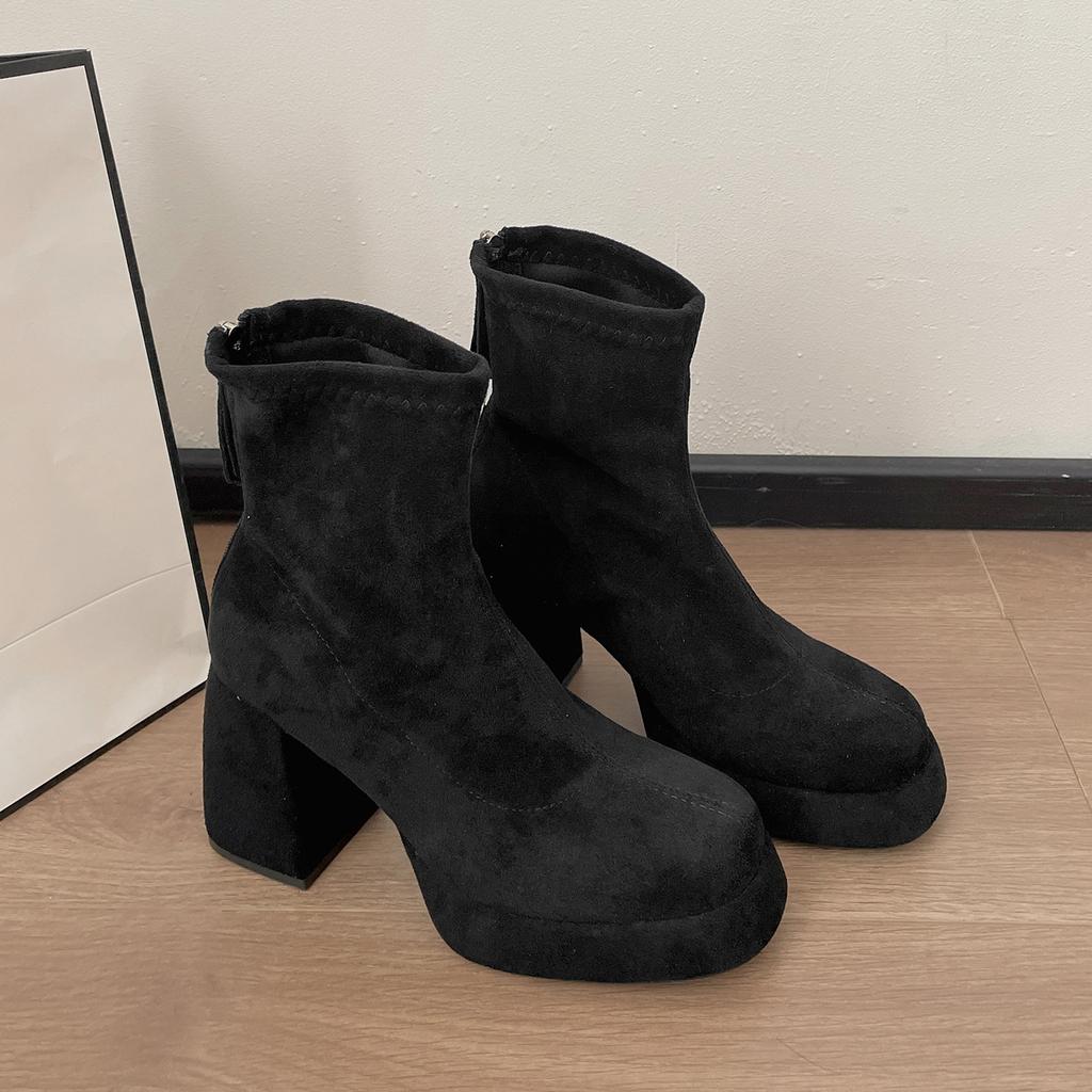 Черные британские ботинки Мартина на высоком толстом каблуке женские 2025 новые осенние ретро универсальные и тонкие короткие ботинки