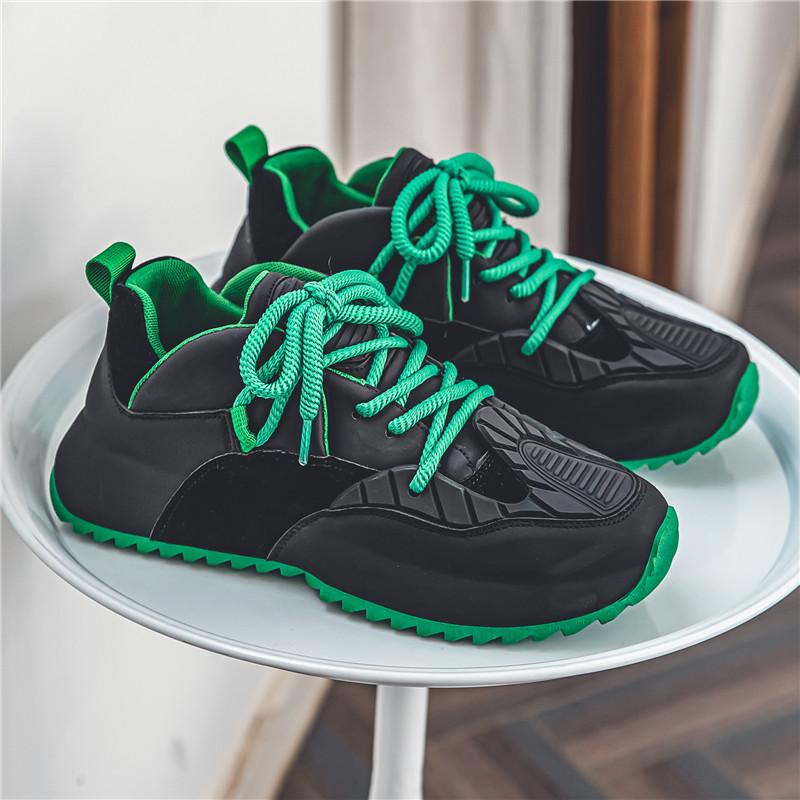 2024Новый мужской повседневный универсальный новый комплект обуви Sole Board, модная и повседневная кожаная внутренняя часть из коровьей кожи, увеличивающая рост обувь