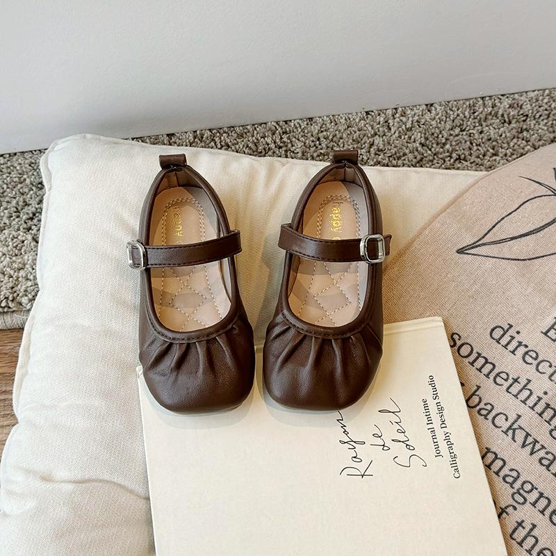 Обувь для девочек из кожи для вечеринки, свадьбы, детская обувь с мелкими складками, детские мокасины на плоской подошве, нескользящая обувь 2024 года, осень-весна