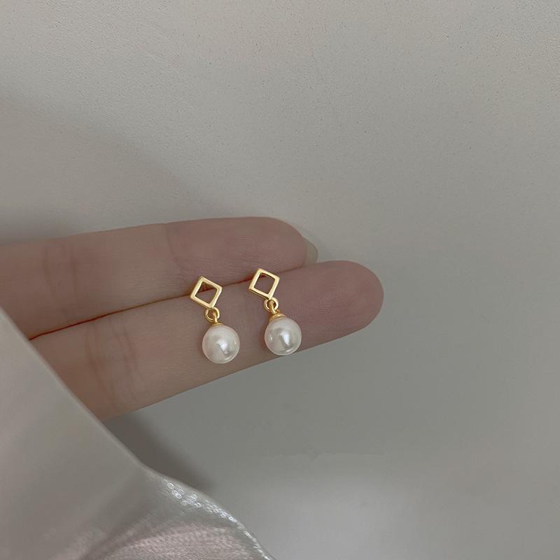 High-End Geometric Retro French Square Pearl Dangle Earrings for Women
