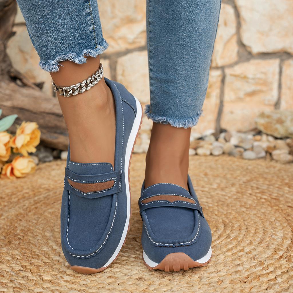 Fashion 2025 New Women Slip On Soft Sneakers Platform Comfortable Flat Sneakers Shallow Retro Designer Shoes Women Zapatos De Mujer