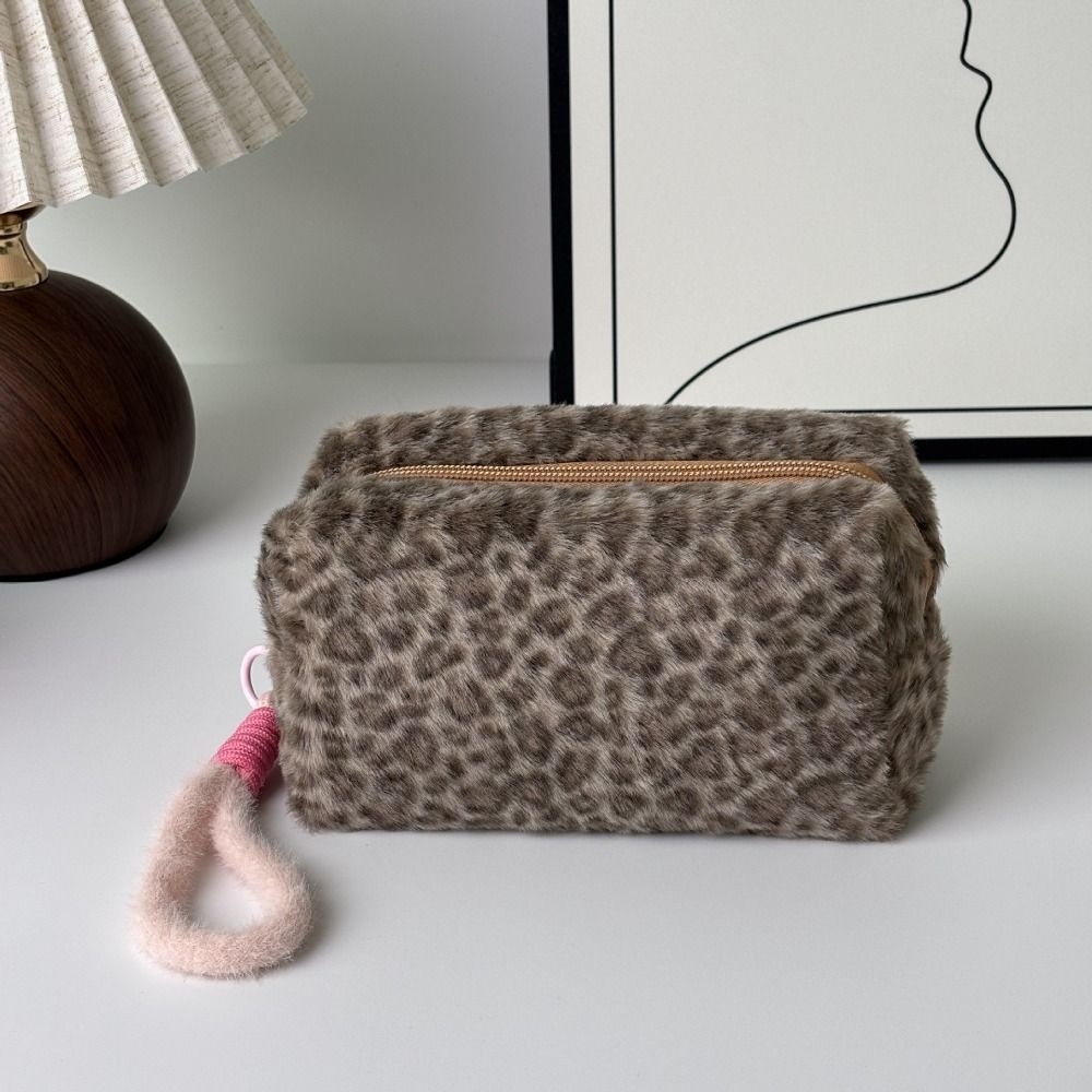 Large Capacity Plush Cosmetic Bag Leopard Print Pattern Travel Cosmetic Case Cosmetics Storage