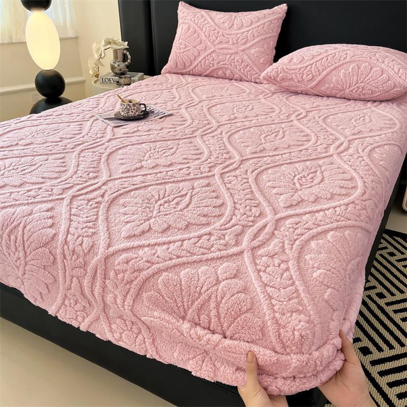 3PC Bedding Set Bedcloth Warm Winter Bed Cover 3D Embossed Velvet Mattress Cover Tafferta Bedsheet Winter Warm Fitted Sheet Mattress Protector