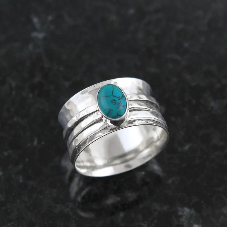 Созданное в лаборатории кольцо с бирюзовым драгоценным камнем Ювелирные изделия ручной работы Spinner Band, богемное кольцо Массивные украшения Подарок на помолвку Юбилейные украшения Подарок унисекс