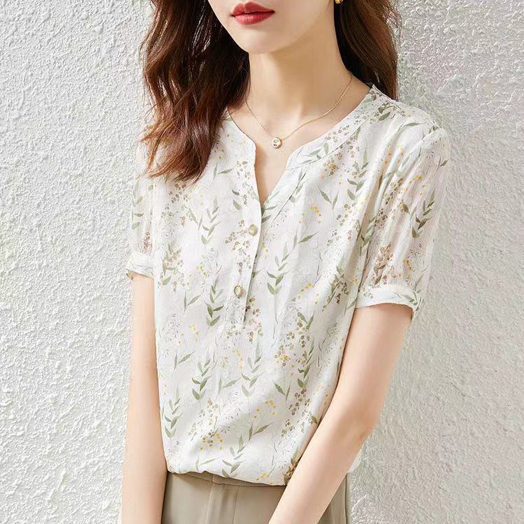 Новая летняя стильная легкая и дышащая шифоновая рубашка с цветочным V-образным вырезом и короткими рукавами для женщин, которая будет выглядеть стройной и универсальной.