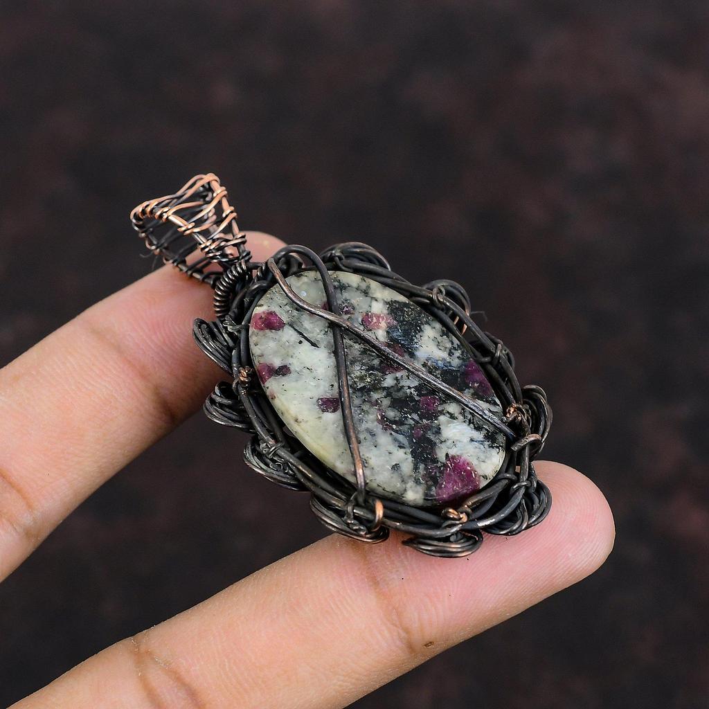 Подвеска из эвдиалита, подвеска из медной проволоки, подвеска из драгоценного камня, подвеска из медной проволоки, ювелирное изделие ручной работы, подарок для него, уникальные дизайнерские подвески