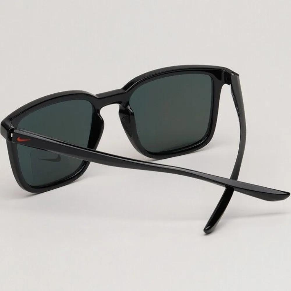 Солнцезащитные очки FD7322 010 Circuit Team Red Mirror Black Роговая оправа Квадратные Ежедневные Для гольфа Отдых