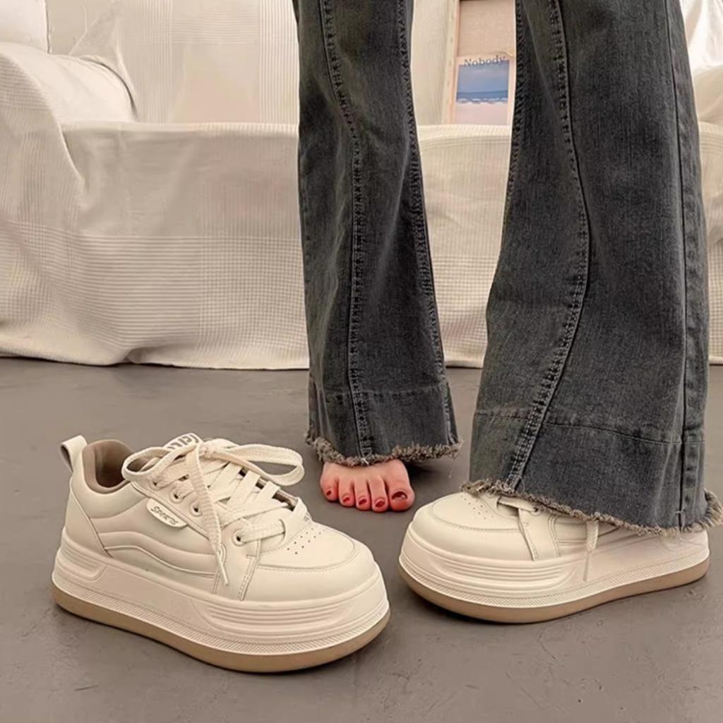 Muffin Versatile Little White Shoes Women's Niche Thick Baseplate Shoes 2024 Spring and Autumn New Popular Leisure Sports Bread Shoes