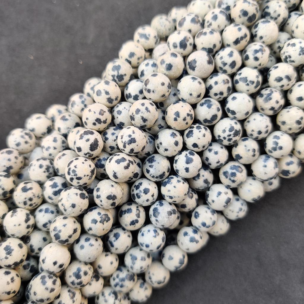 Натуральная матовая далматинская яшма, бусины из гладкого далматинского камня, черные пятнистые точки, бусины для изготовления ювелирных изделий в виде точек, размер 6 мм, 8 мм, 10 мм.