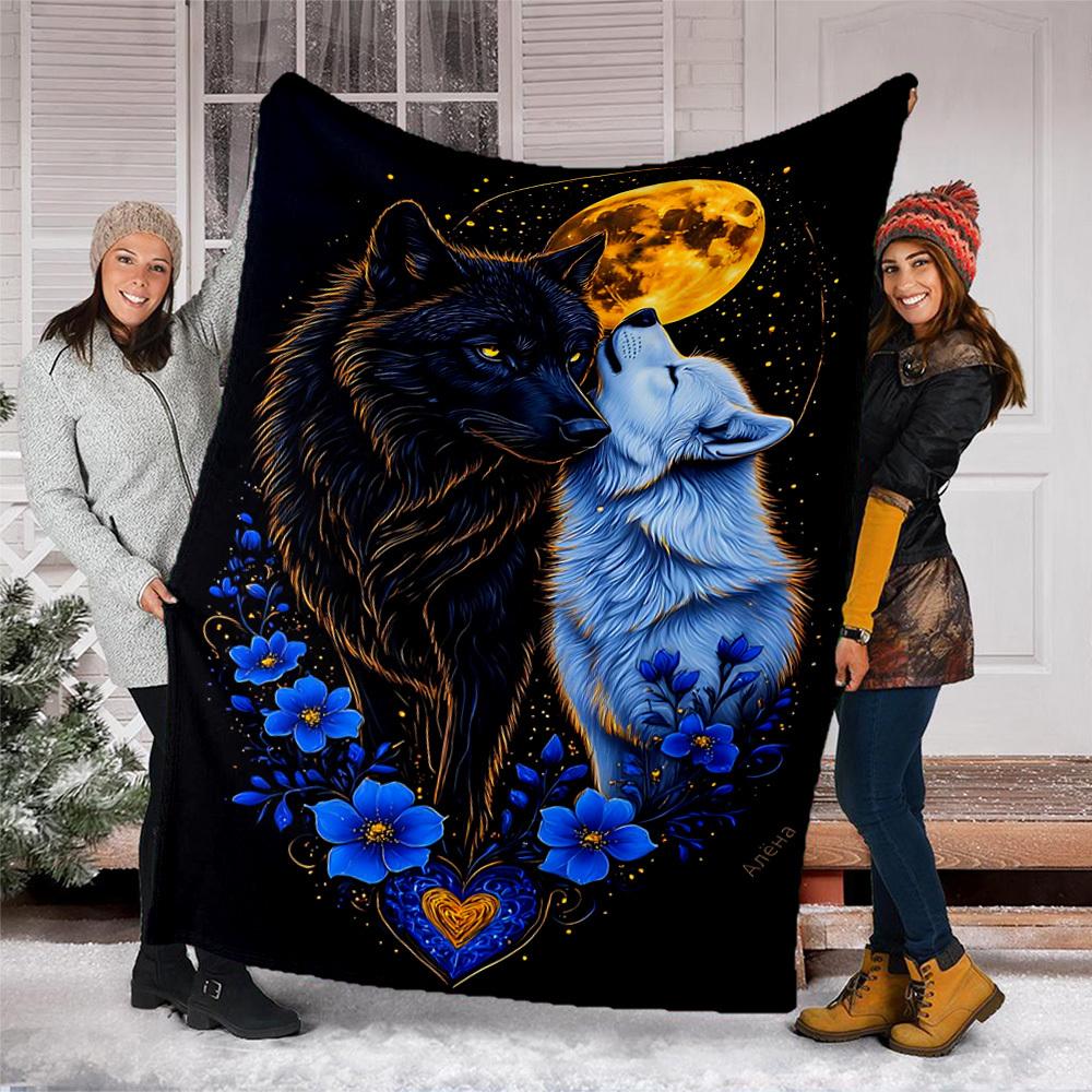 1pc Wolf Flowers Heart Throw Blanket Polyester Fiber, Lightweight Flannel, Soft & Warm, All Season Use for Outdoor, Camping Digital Print