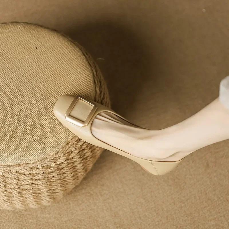 2024 Новые однотонные женские туфли без застежек с закрытым носком и квадратным носком, удобные весенне-осенние профессиональные женские туфли