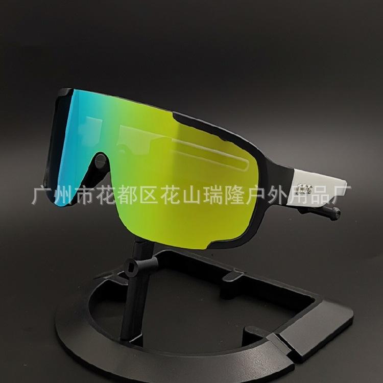 Own a large quantity POC Cycling glasses, outdoor running sports, road bike equipment with accessories