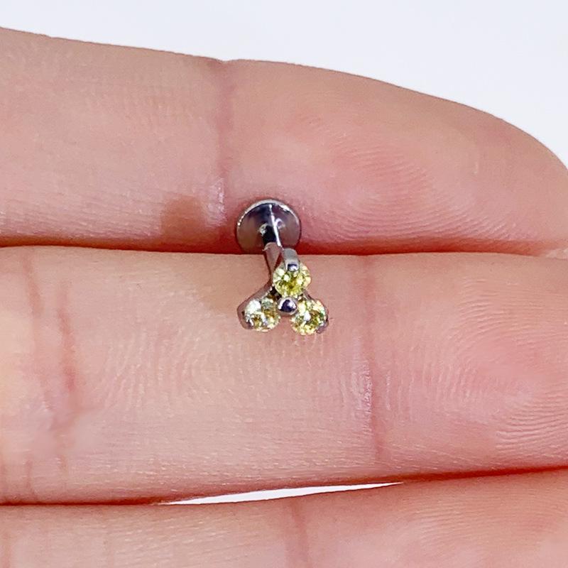 Титановый треугольник ASTM F-136 с паве из цирконов, серьга-пусет для хряща и губы с внутренней резьбой