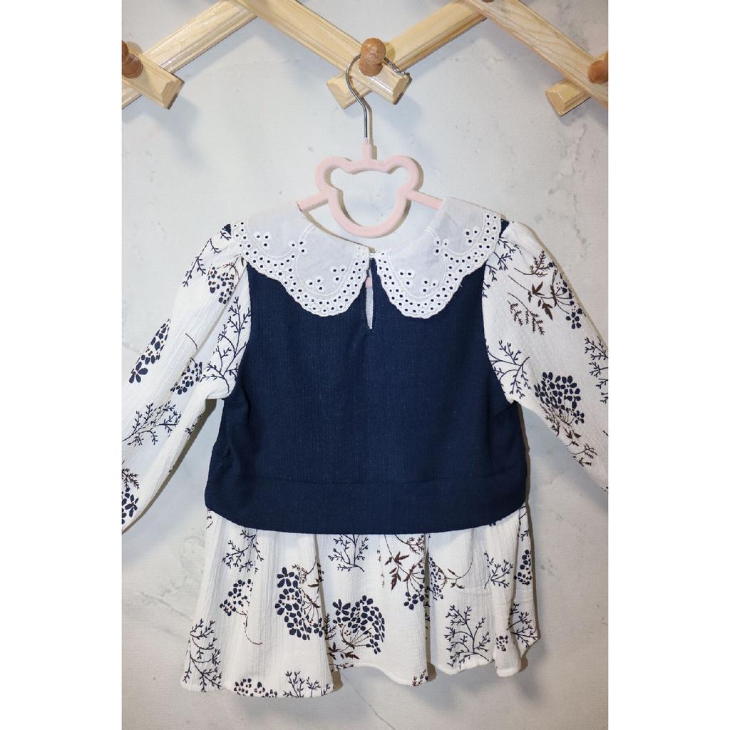 Стильный комплект для девочек - блузка с цветочным узором и современные брюки