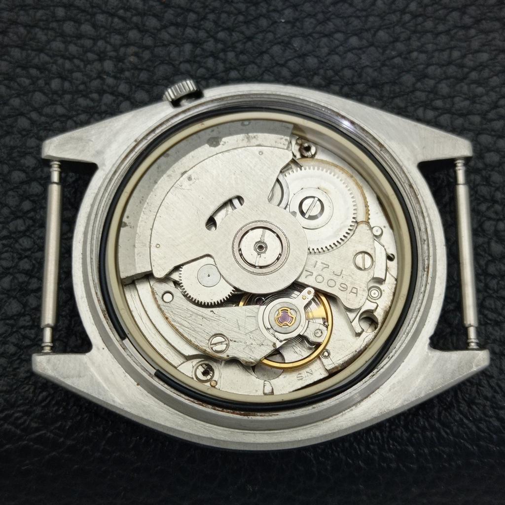 AUTOMATIC VINTAGE SEIKO 5 JAPAN 7009A MENS WHITE COLOR DIAL WATCH A700587-5 R203-a700587