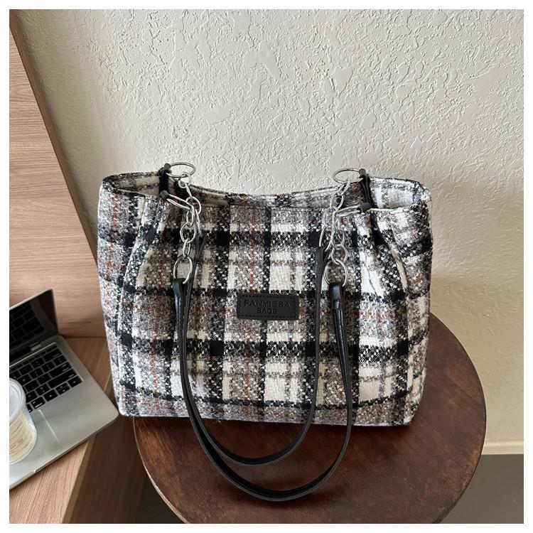 Trendy Street Style Large Nylon Tote Bag For College Students With Magnetic Closure