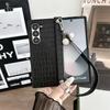 Роскошный кожаный чехол для телефона с тиснением под крокодила для Samsung Galaxy Z Fold 7 6 5 4 3, ремешок на запястье, защита шарнира, противоударная задняя крышка