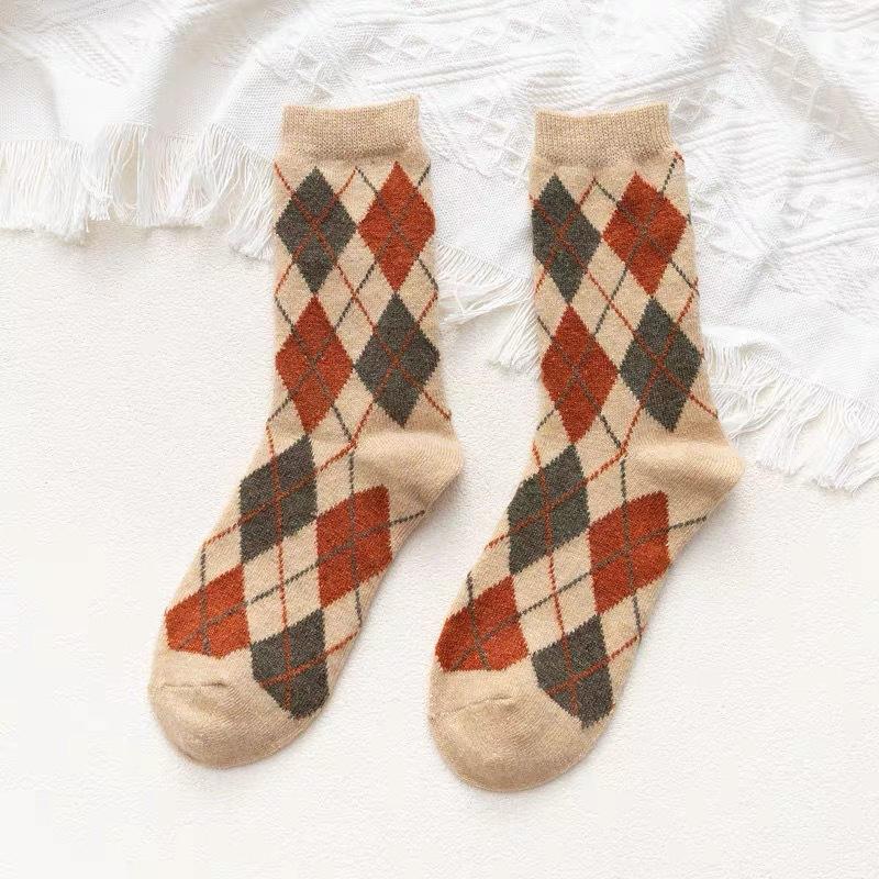 Socks Medium Tube Socks Thickened Warm Wool Socks Rhombus Retro Stacking Socks Comfortable Cotton Socks