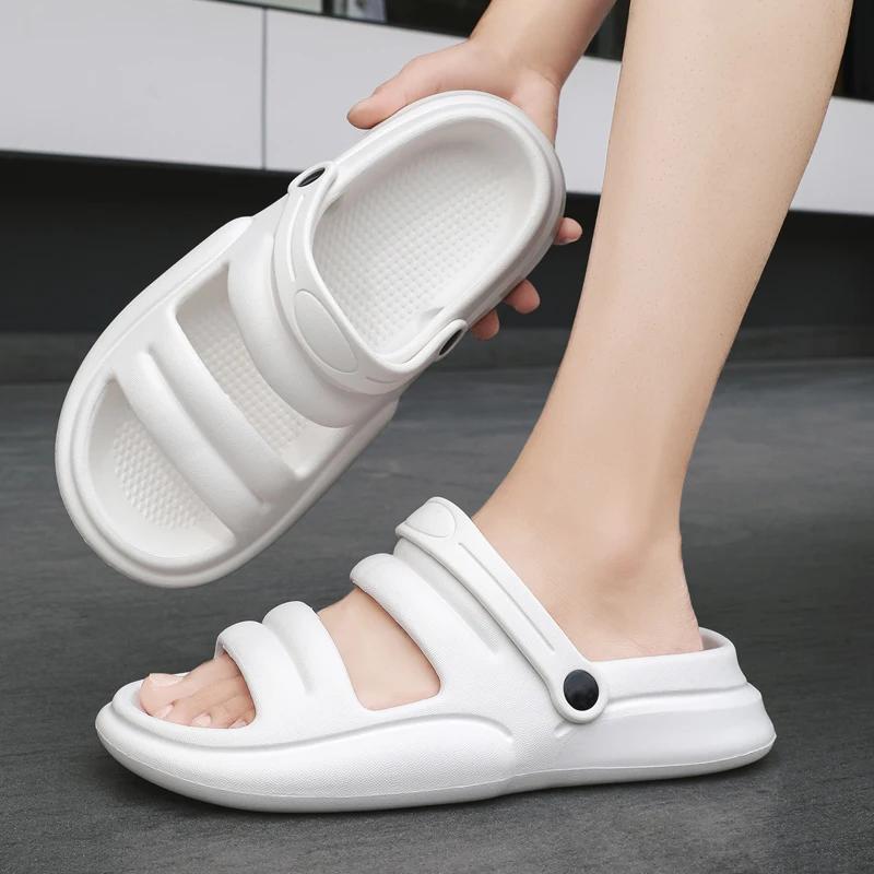 Легкие пляжные сандалии для мужчин, повседневные комнатные нескользящие тапочки для ванной, размер женский, 2025, новая многофункциональная обувь на плоской подошве
