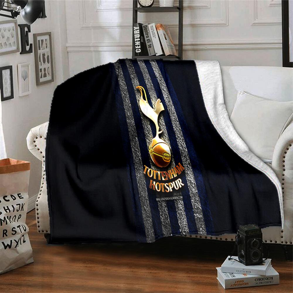 FC Tottenham Crest Flannel Blanket, Soft Polyester, Modern Design, All-Season for Camping, Travel, Gifts for holidays or birthdays