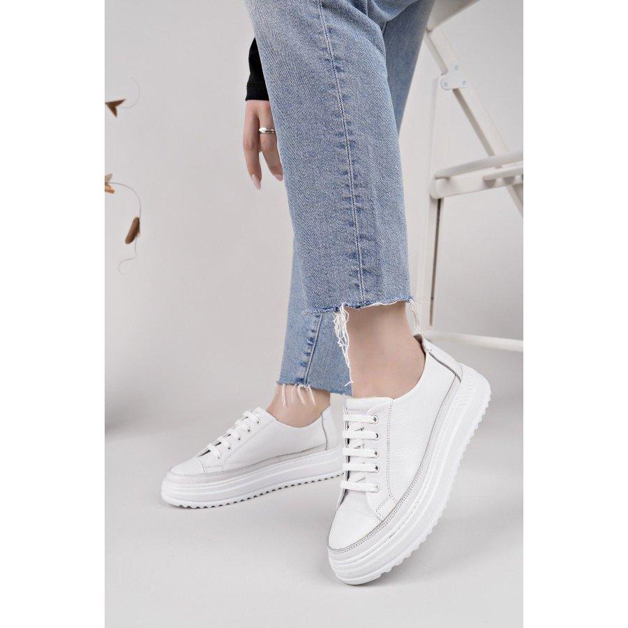 Женские кроссовки из натуральной кожи на толстой подошве