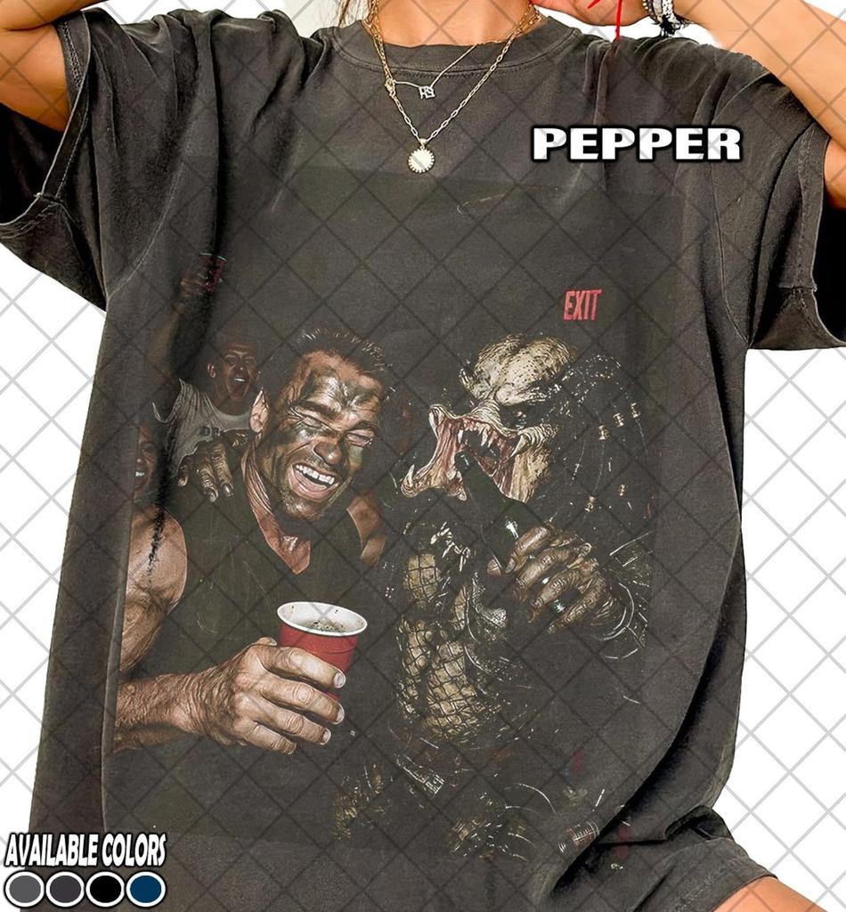 Arnold Schwarzenegger & The Predator Comfort Colors T-Shirt, Style Photo Classic Vintage T-Shirt, Women and Man Unisex T-Shirt