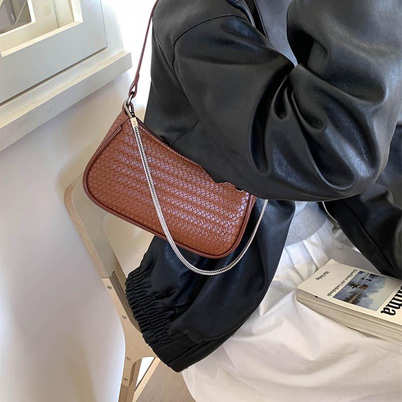 Сумка премиум-текстуры маленькая женская 2025 новая осенне-зимняя универсальная сумка-мессенджер модная суперхит на плечо/подмышку маленькая квадратная сумка