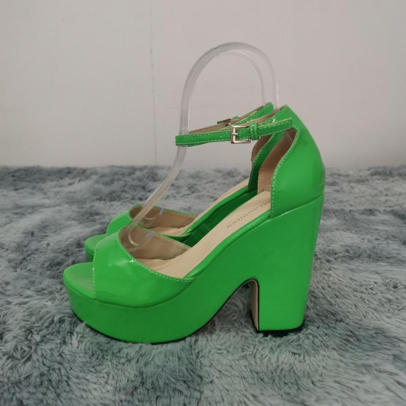 Женские сандалии, летние пикантные сандалии из флока на платформе с открытым носком и пряжкой на ремешке, черные вечерние красные свадебные туфли на высоком каблуке