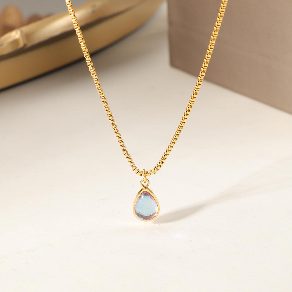 Ожерелье-чокер на ключицу с градиентом в форме слезы из лунного камня - Элегантное женское колье на цепочке-коробке.