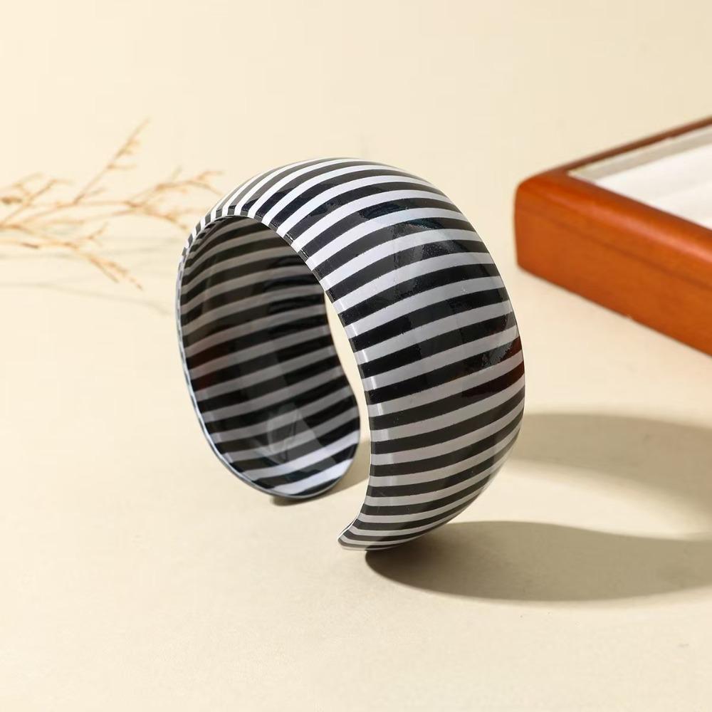 Wide Thick Striped Bracelet Black-and-White Retro Cuff Bangle Women's Jewelry